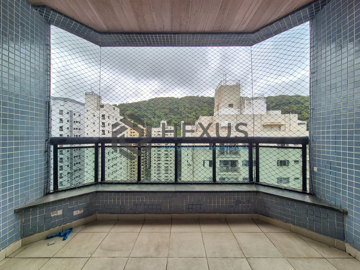 Foto 3 de Apartamento com varanda e lazer na Praia das Pitangueiras, Guaruja