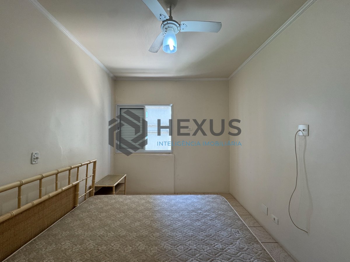Foto 13 de Apartamento com varanda na quadra mar da Praia das Pitangueiras, Guaruja
