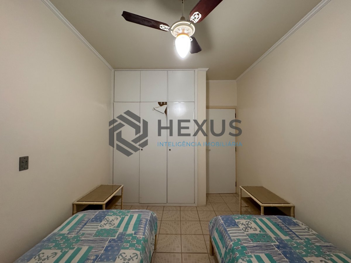 Foto 18 de Apartamento com varanda na quadra mar da Praia das Pitangueiras, Guaruja