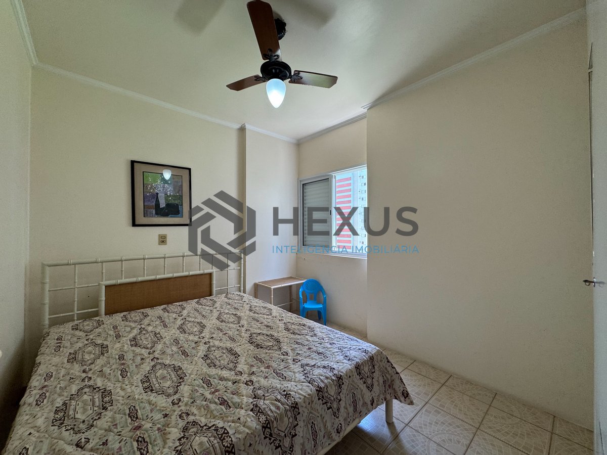 Foto 8 de Apartamento com varanda na quadra mar da Praia das Pitangueiras, Guaruja