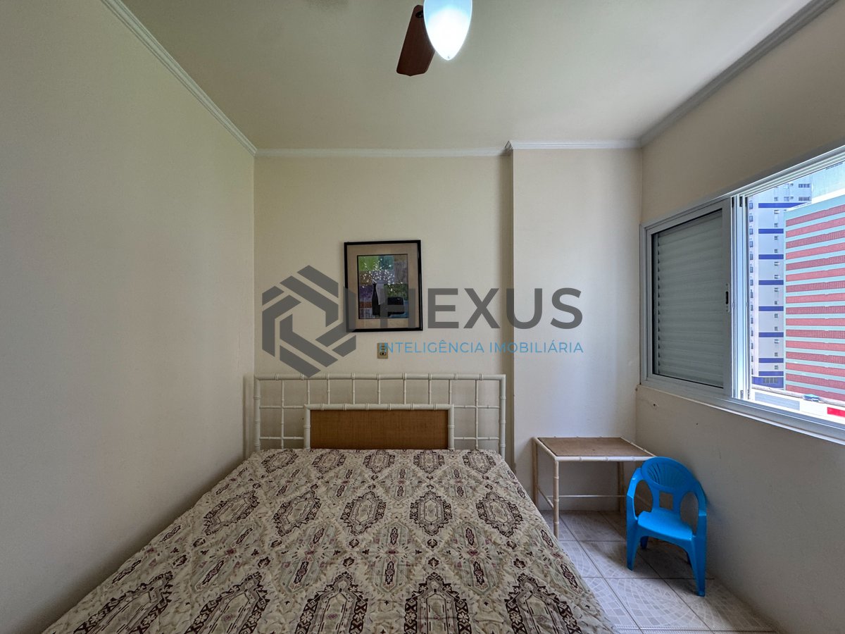 Foto 9 de Apartamento com varanda na quadra mar da Praia das Pitangueiras, Guaruja