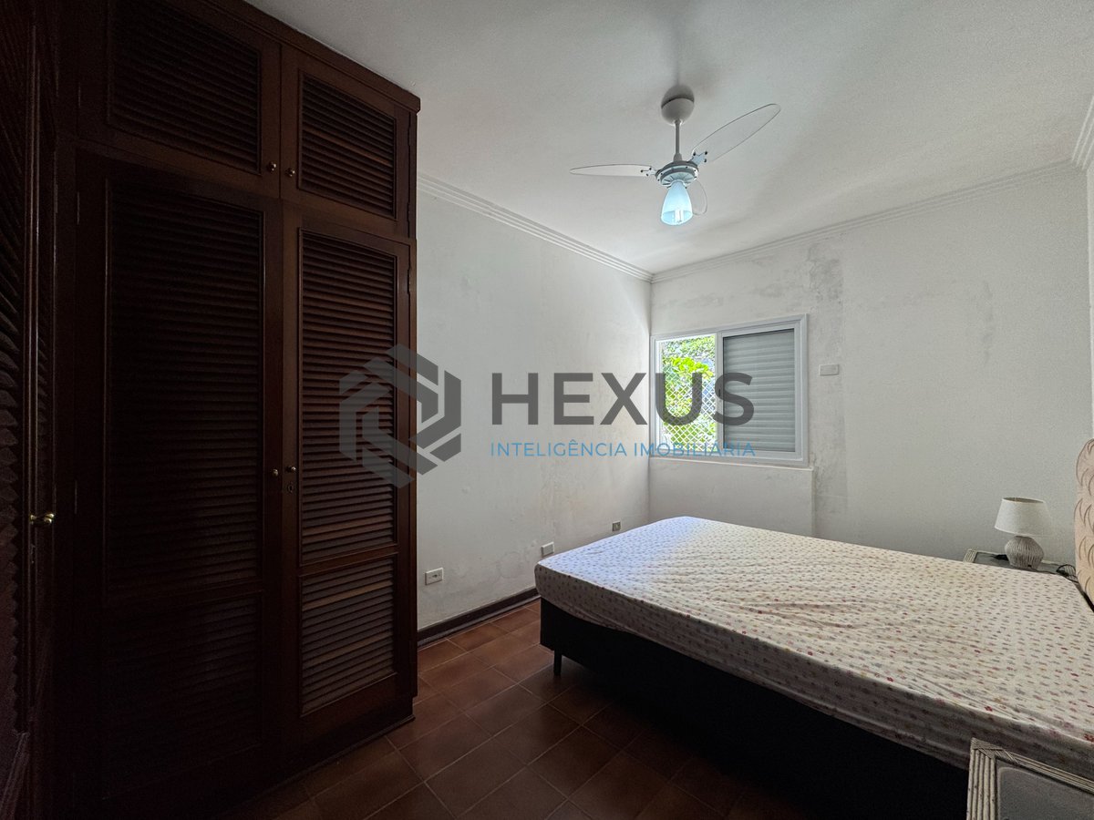 Foto 11 de Apartamento com varanda na quadra mar da Praia das Pitangueiras, Guaruja