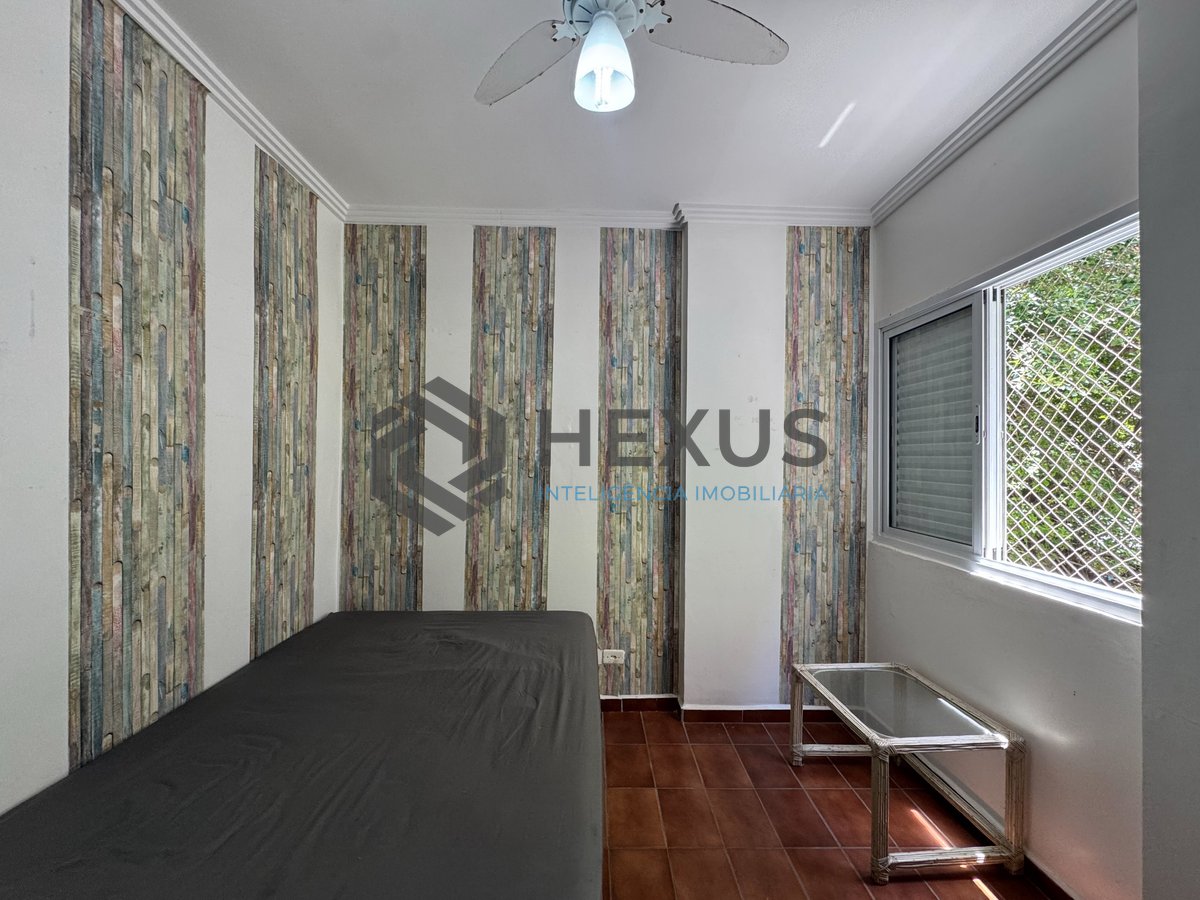 Foto 15 de Apartamento com varanda na quadra mar da Praia das Pitangueiras, Guaruja