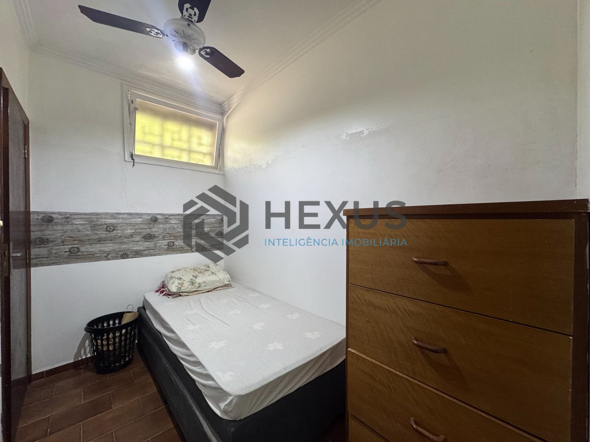 Foto 17 de Apartamento com varanda na quadra mar da Praia das Pitangueiras, Guaruja