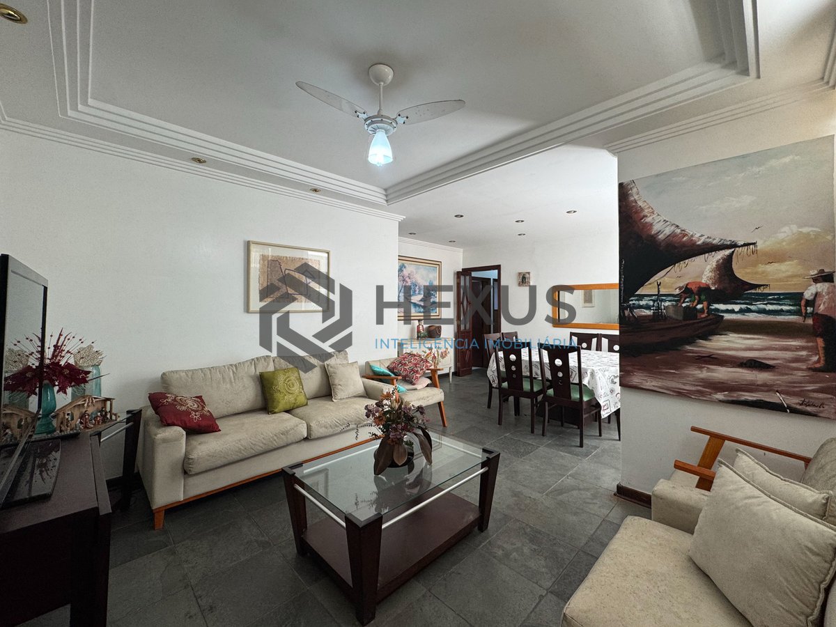 Foto 4 de Apartamento com varanda na quadra mar da Praia das Pitangueiras, Guaruja