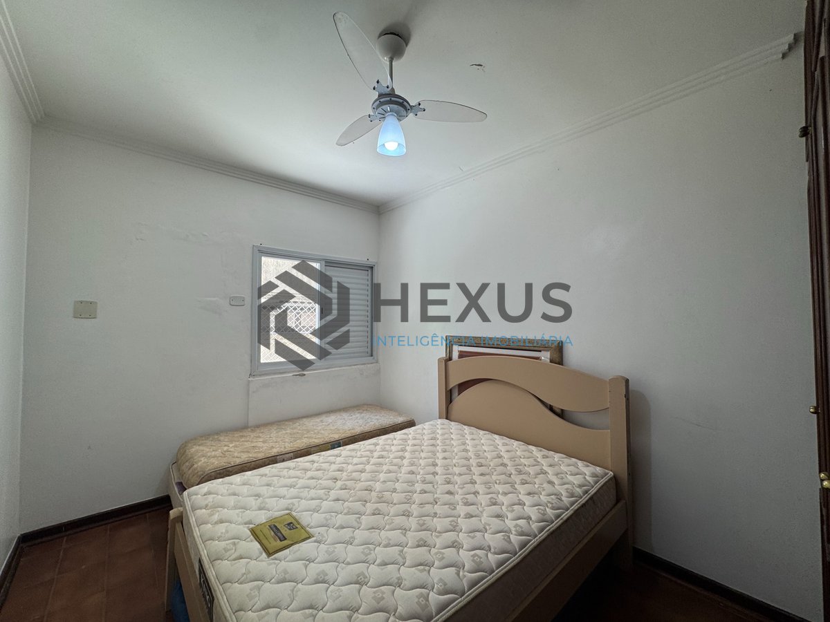 Foto 8 de Apartamento com varanda na quadra mar da Praia das Pitangueiras, Guaruja