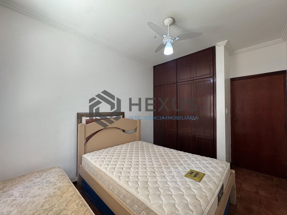 Foto 10 de Apartamento com varanda na quadra mar da Praia das Pitangueiras, Guaruja