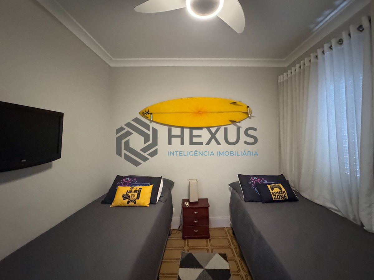 Foto 16 de Apartamento reformado com varanda na quadra mar da Praia das Pitangueiras, Guaruja