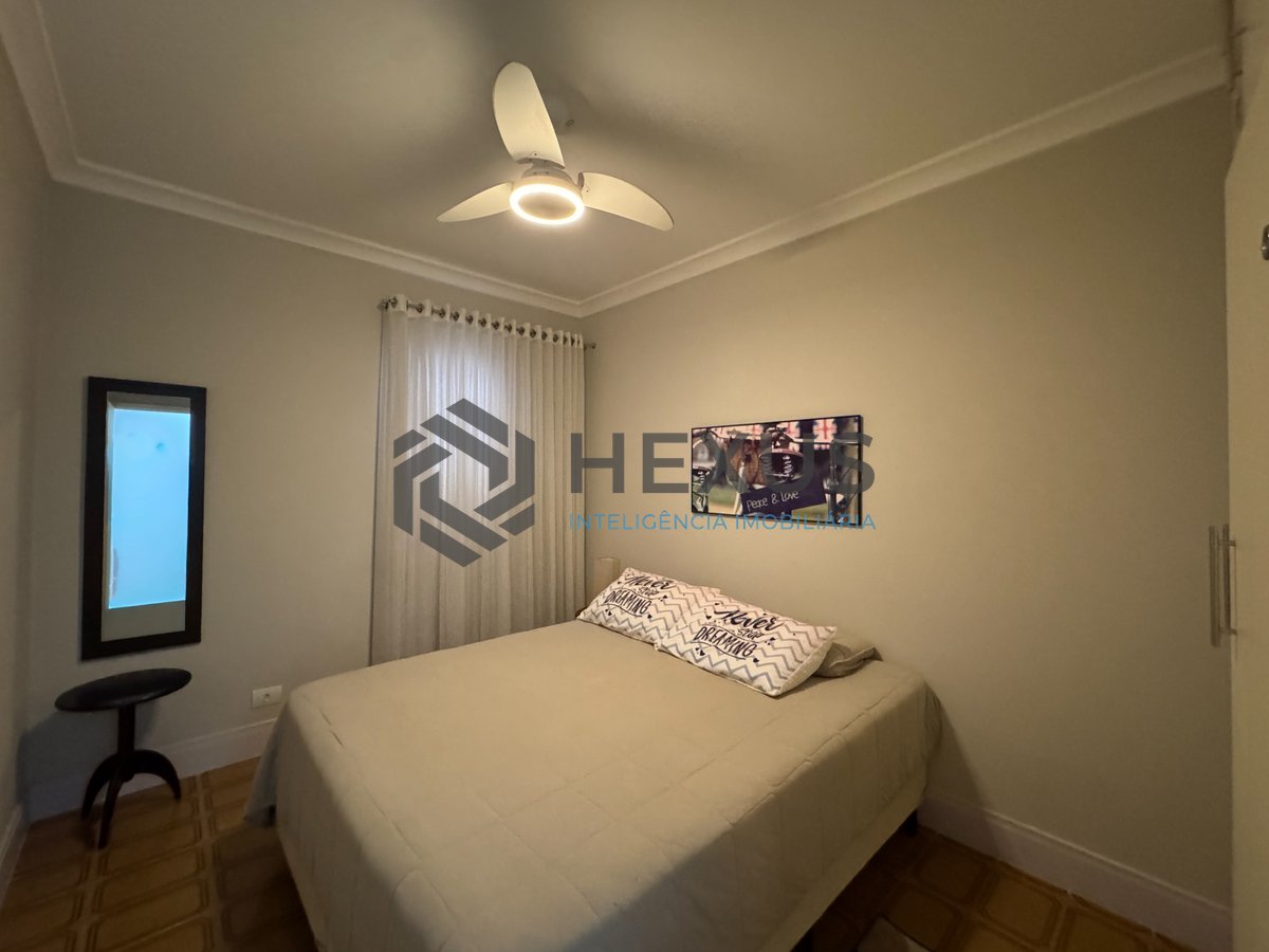 Foto 8 de Apartamento reformado com varanda na quadra mar da Praia das Pitangueiras, Guaruja
