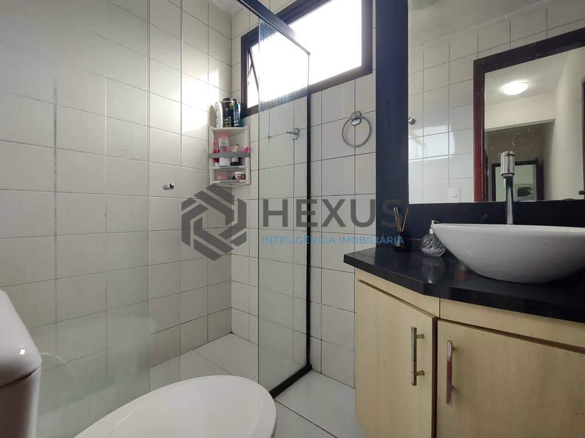 Foto 17 de Apartamento com varanda na Praia da Enseada, Guaruja