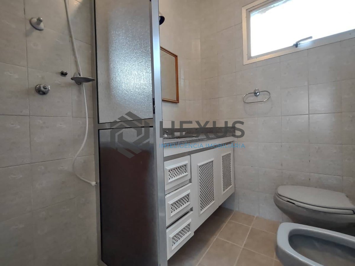 Foto 17 de Apartamento com varanda na Praia da Enseada, Guaruja