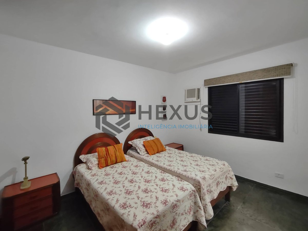 Foto 16 de Apartamento com varanda e lazer na região da Brunella da Praia da Enseada, Guarujá