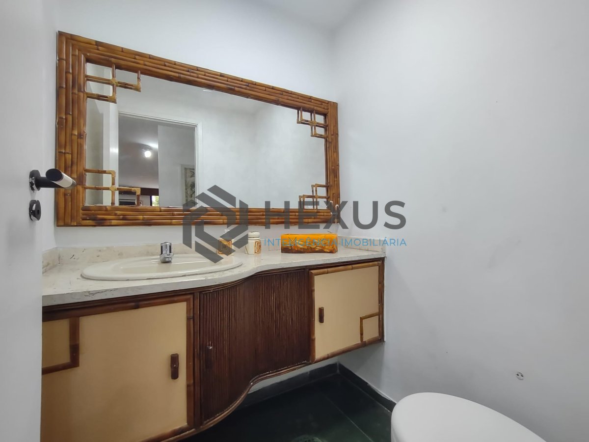 Foto 8 de Apartamento com varanda e lazer na região da Brunella da Praia da Enseada, Guarujá
