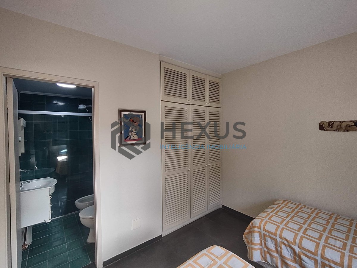 Foto 11 de Apartamento com varanda na Praia da Enseada, Guaruja