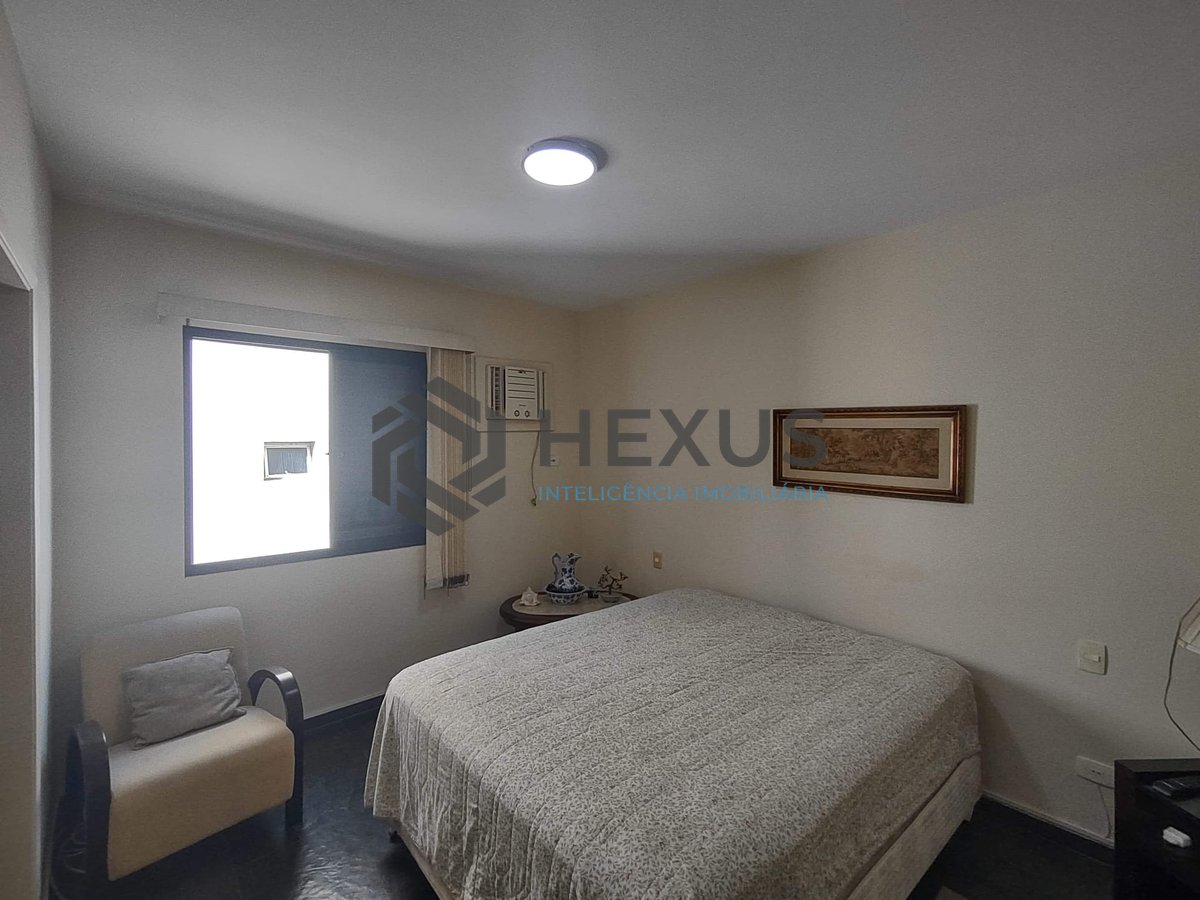 Foto 13 de Apartamento com varanda na Praia da Enseada, Guaruja