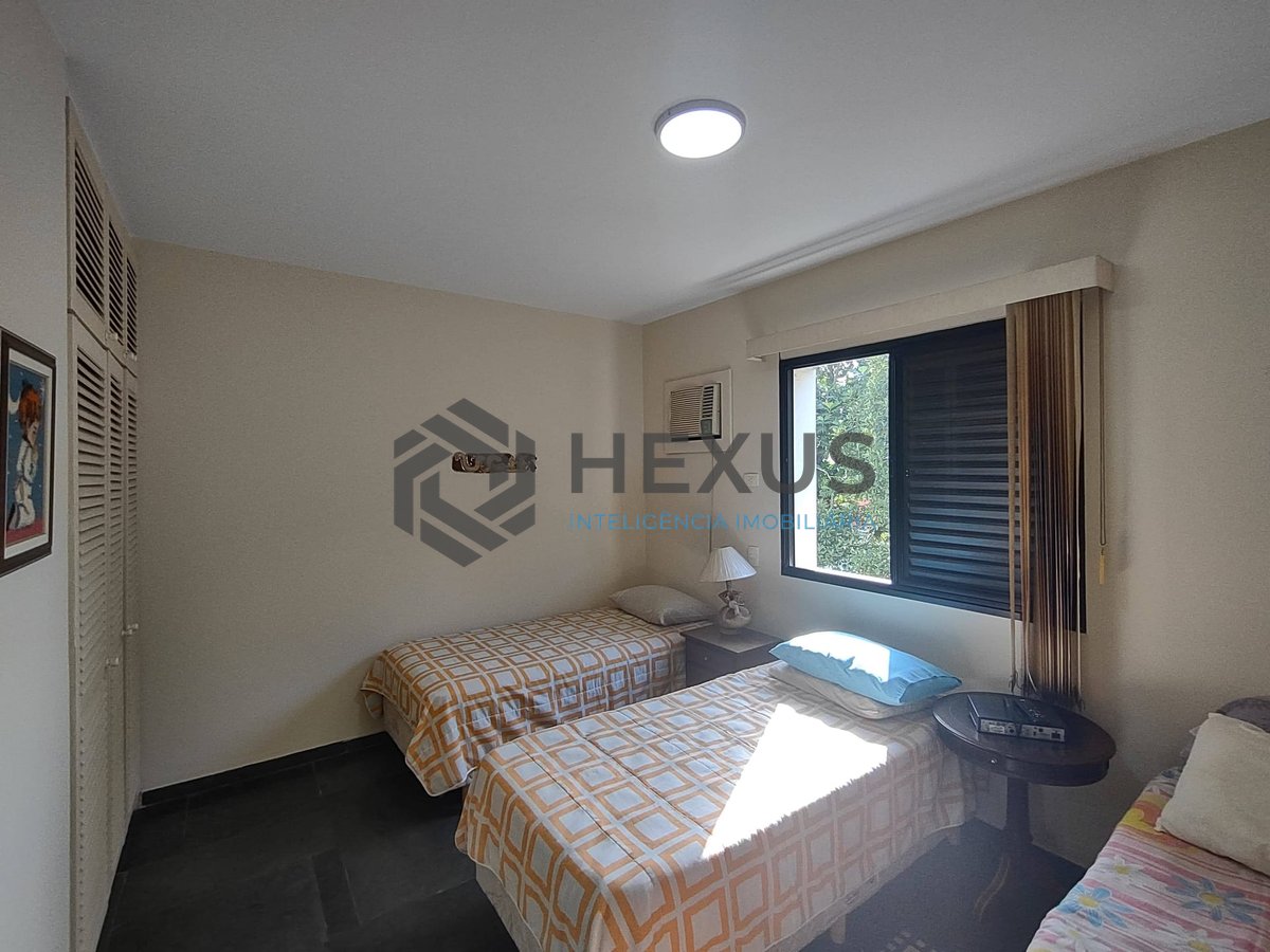 Foto 10 de Apartamento com varanda na Praia da Enseada, Guaruja