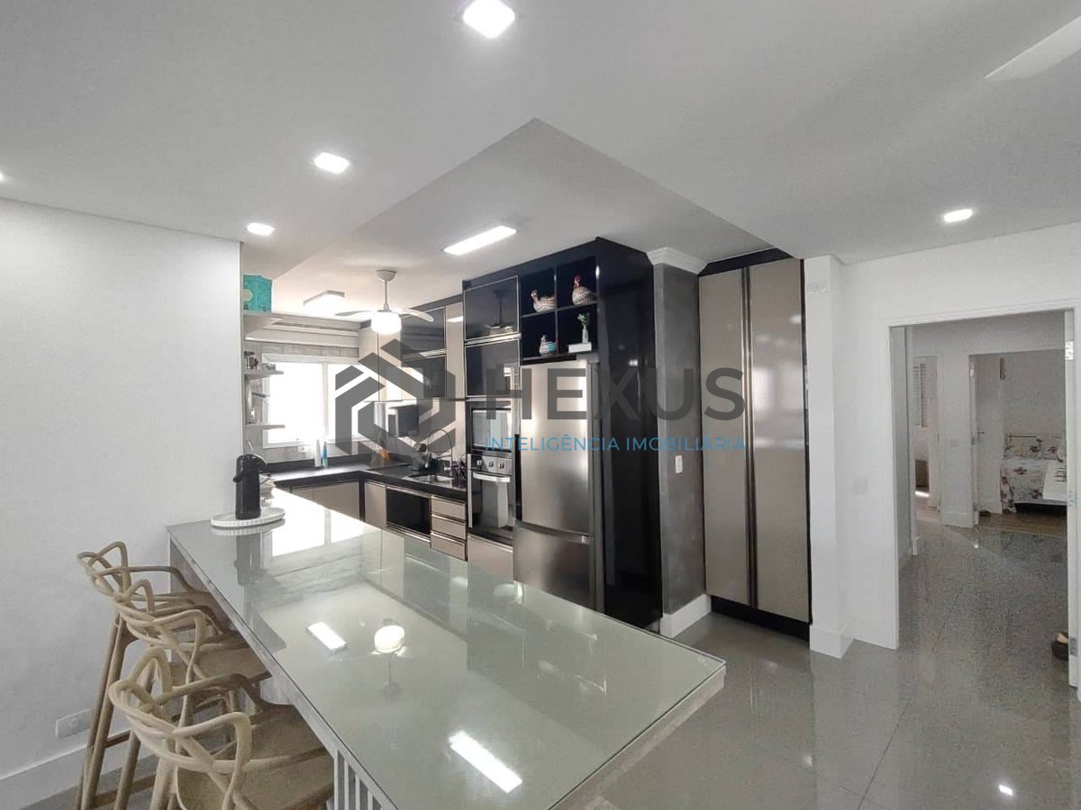 Foto 19 de Apartamento com varanda gourmet na Praia da Enseada, Guaruja