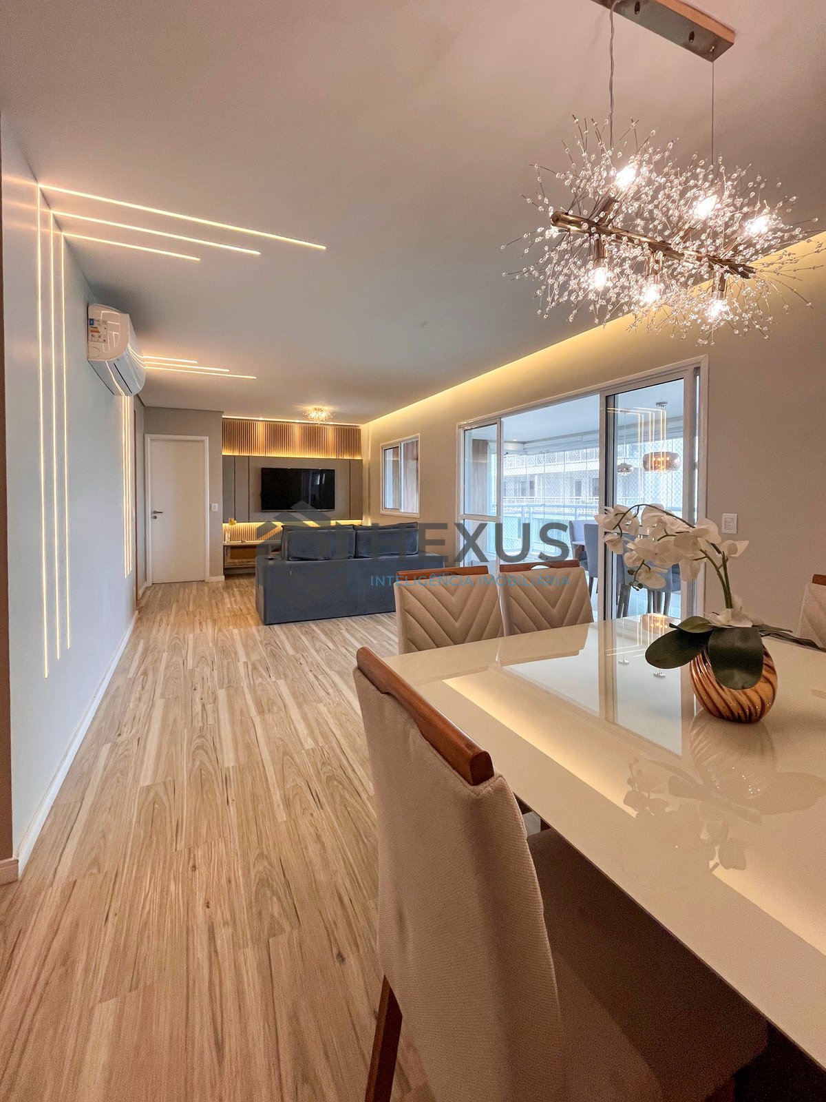 Foto 2 de Apartamento reformado com varanda gourmet e lazer em prédio novo a uma quadra da Praia das Asturias, Guaruja