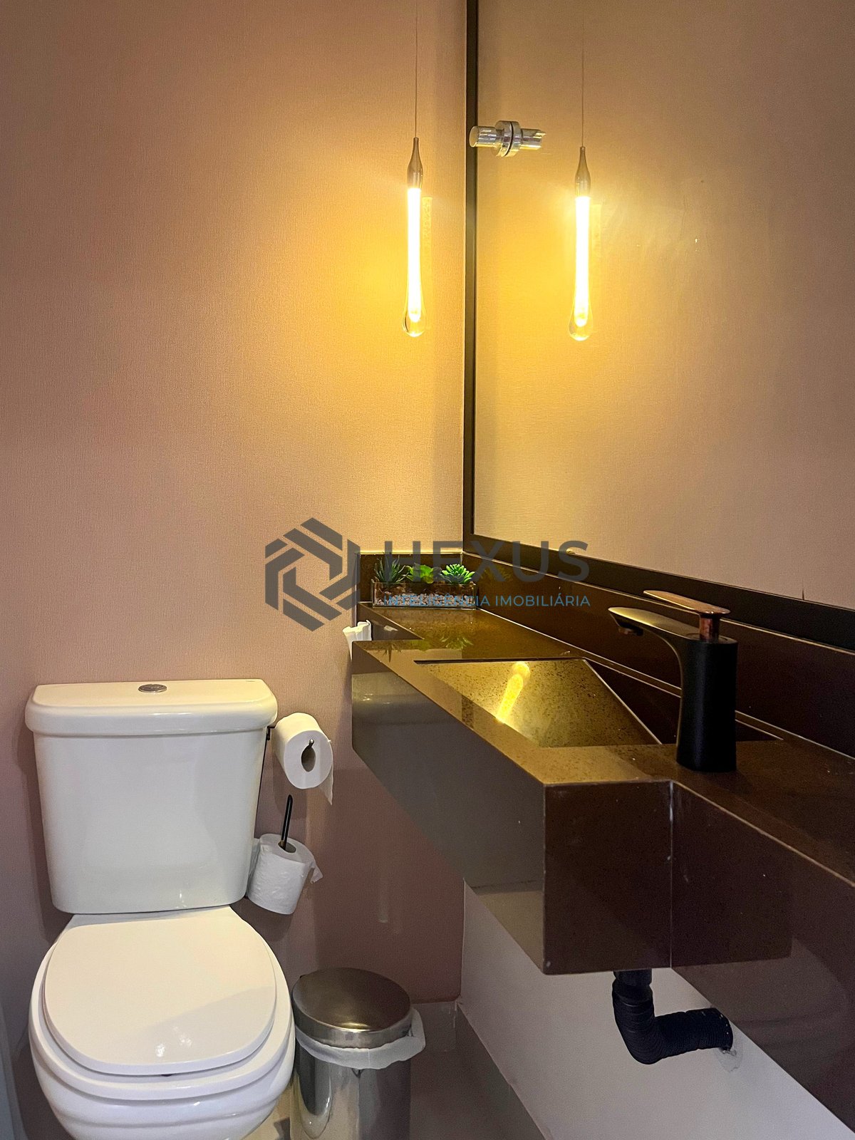 Foto 14 de Apartamento reformado com varanda gourmet e lazer em prédio novo a uma quadra da Praia das Asturias, Guaruja