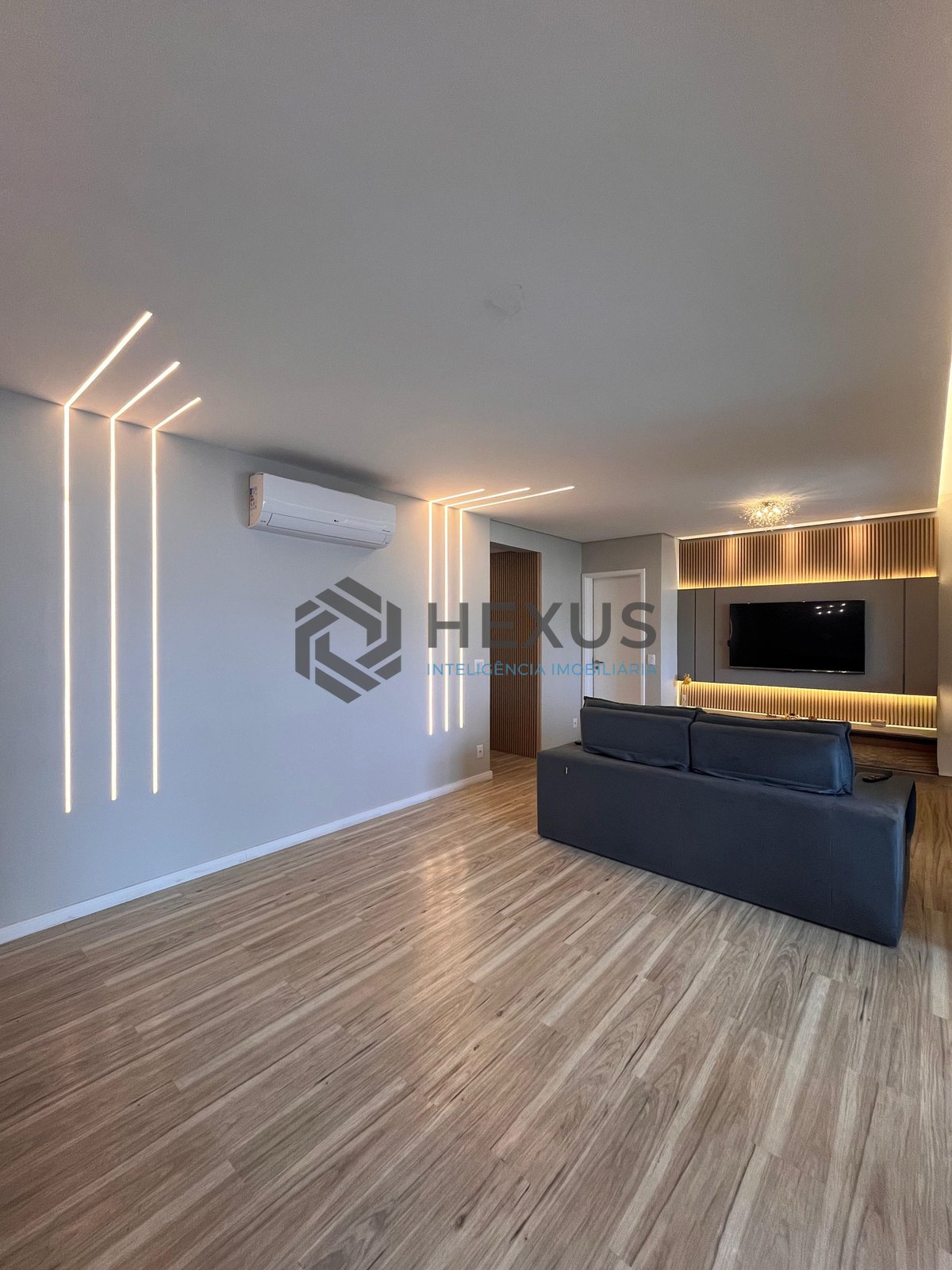 Foto 3 de Apartamento reformado com varanda gourmet e lazer em prédio novo a uma quadra da Praia das Asturias, Guaruja