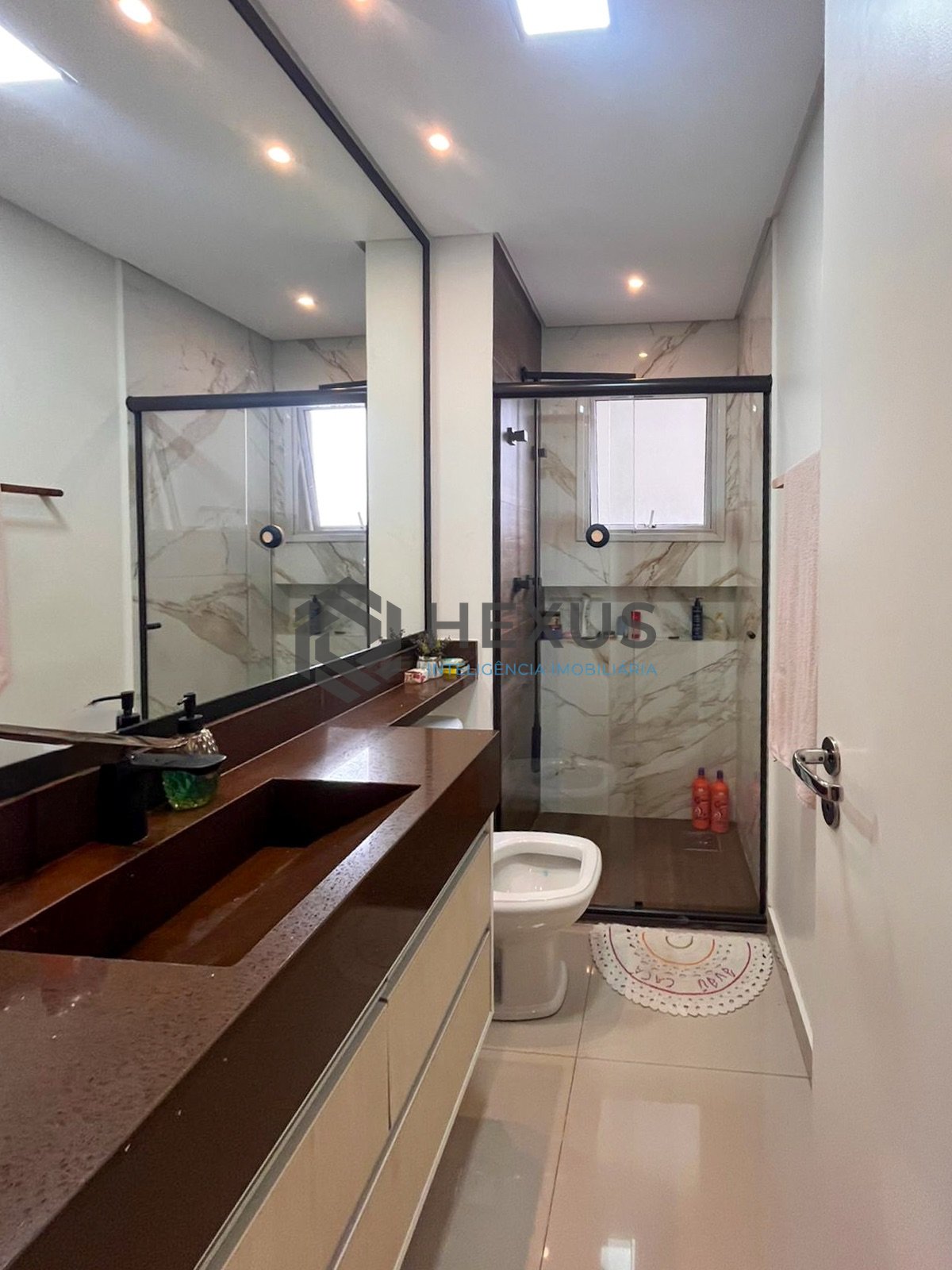 Foto 24 de Apartamento reformado com varanda gourmet e lazer em prédio novo a uma quadra da Praia das Asturias, Guaruja
