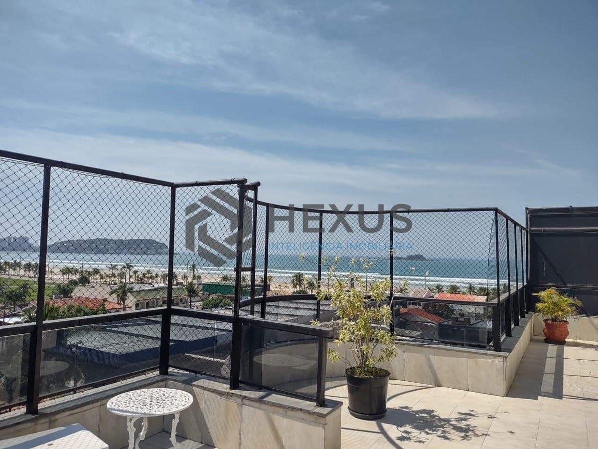 Foto 27 de Apartamento com varanda e vista mar na Praia da Enseada, Guaruja