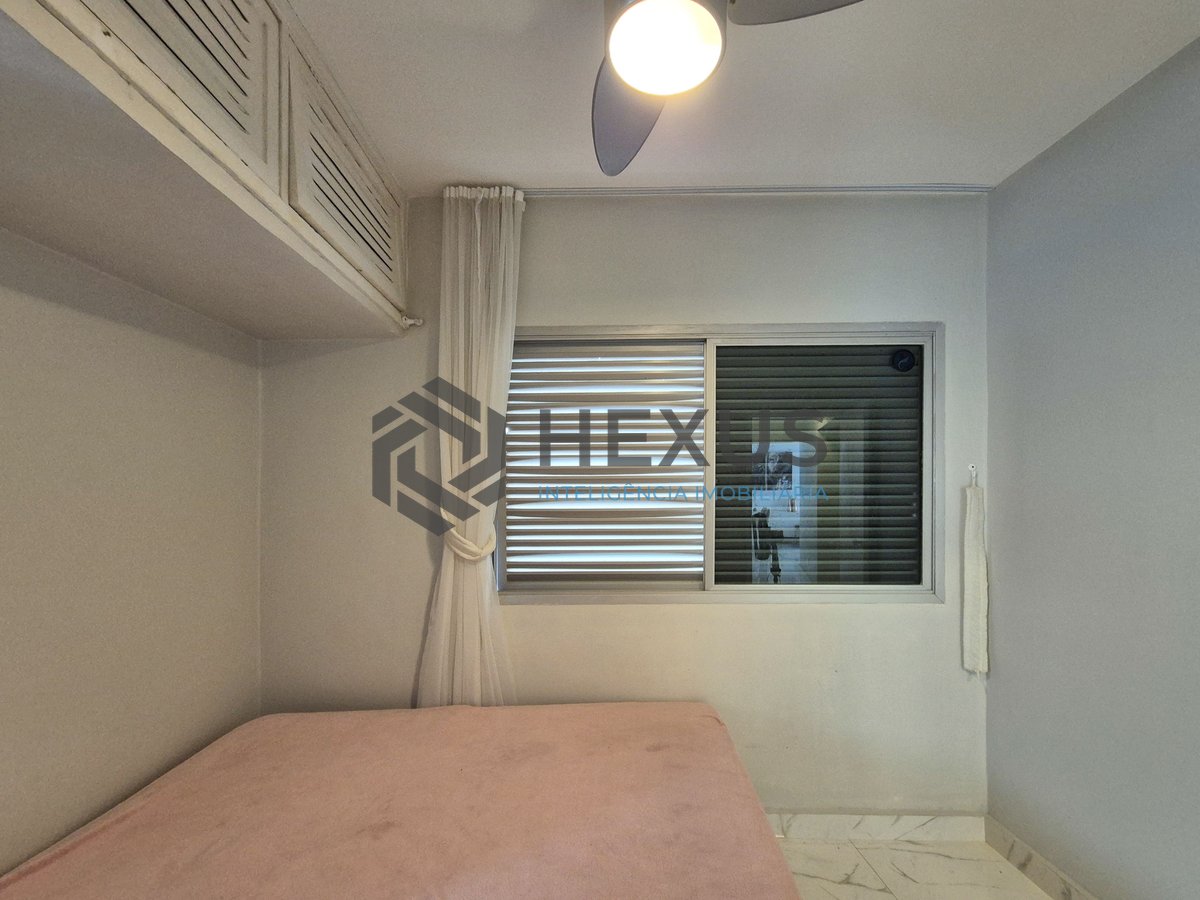 Foto 22 de Apartamento reformado com varanda e vista mar na quadra mar da Praia das Pitangueiras, Guaruja