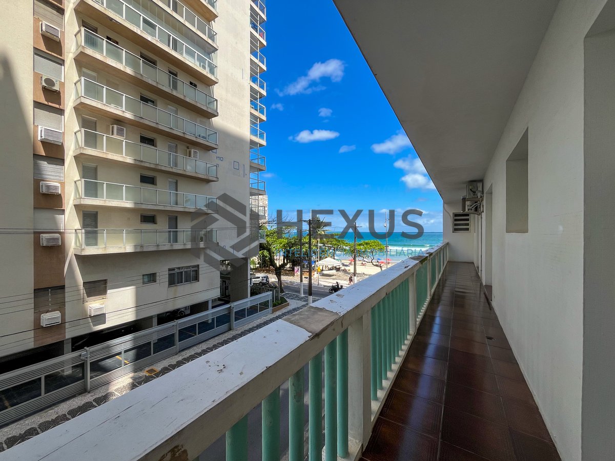 Foto 28 de Apartamento frente mar com varanda e vista mar na Praia das Pitangueiras, Guaruja