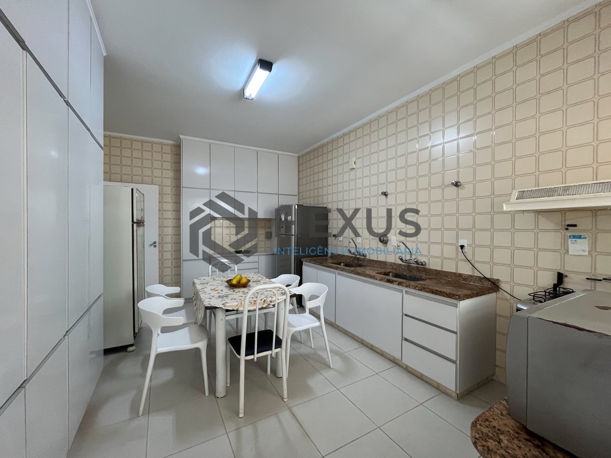 Foto 30 de Apartamento frente mar com varanda e vista mar na Praia das Pitangueiras, Guaruja