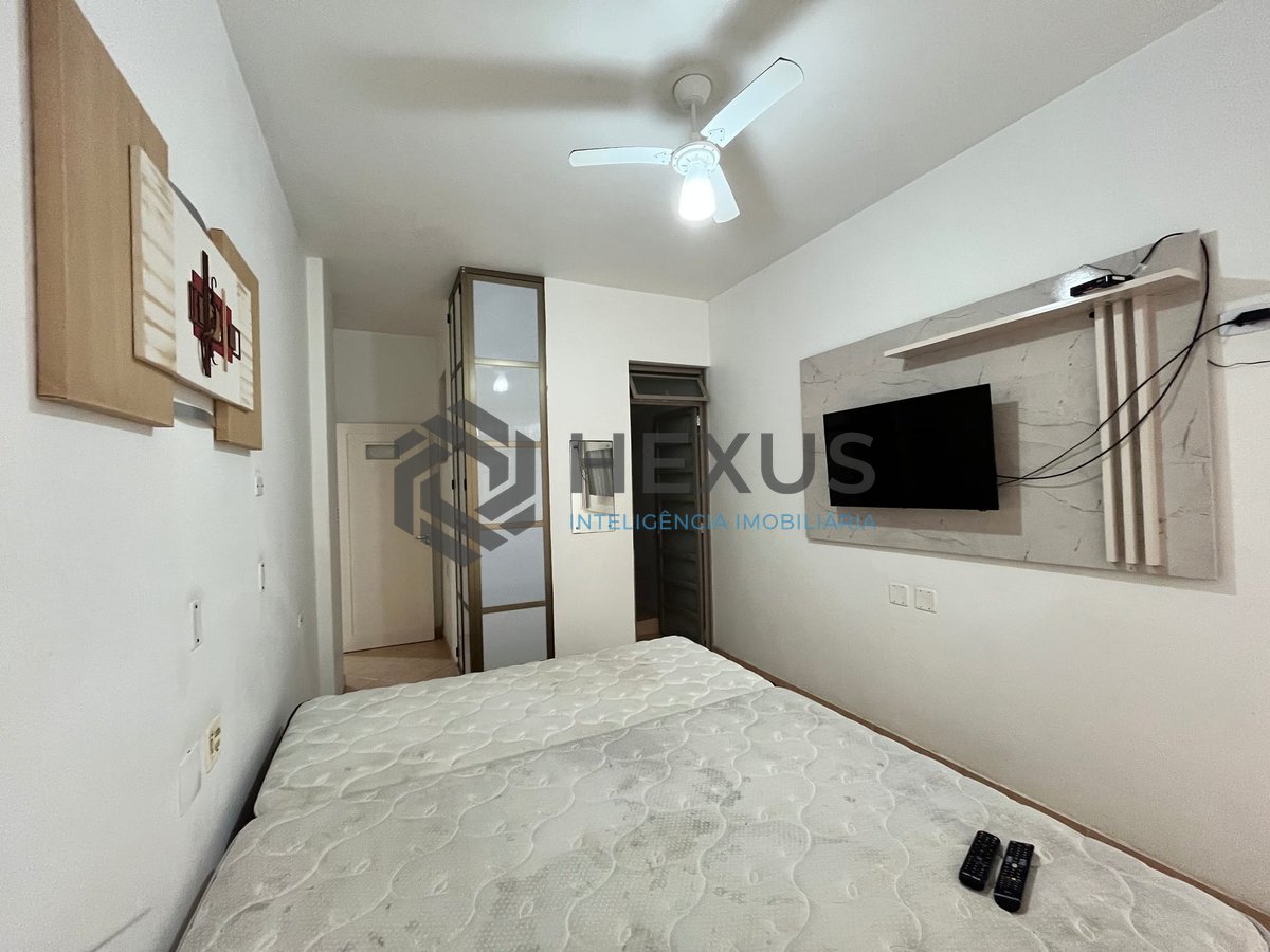 Foto 12 de Apartamento com varanda vista mar na beira mar da Praia das Pitangueiras, Guarujá