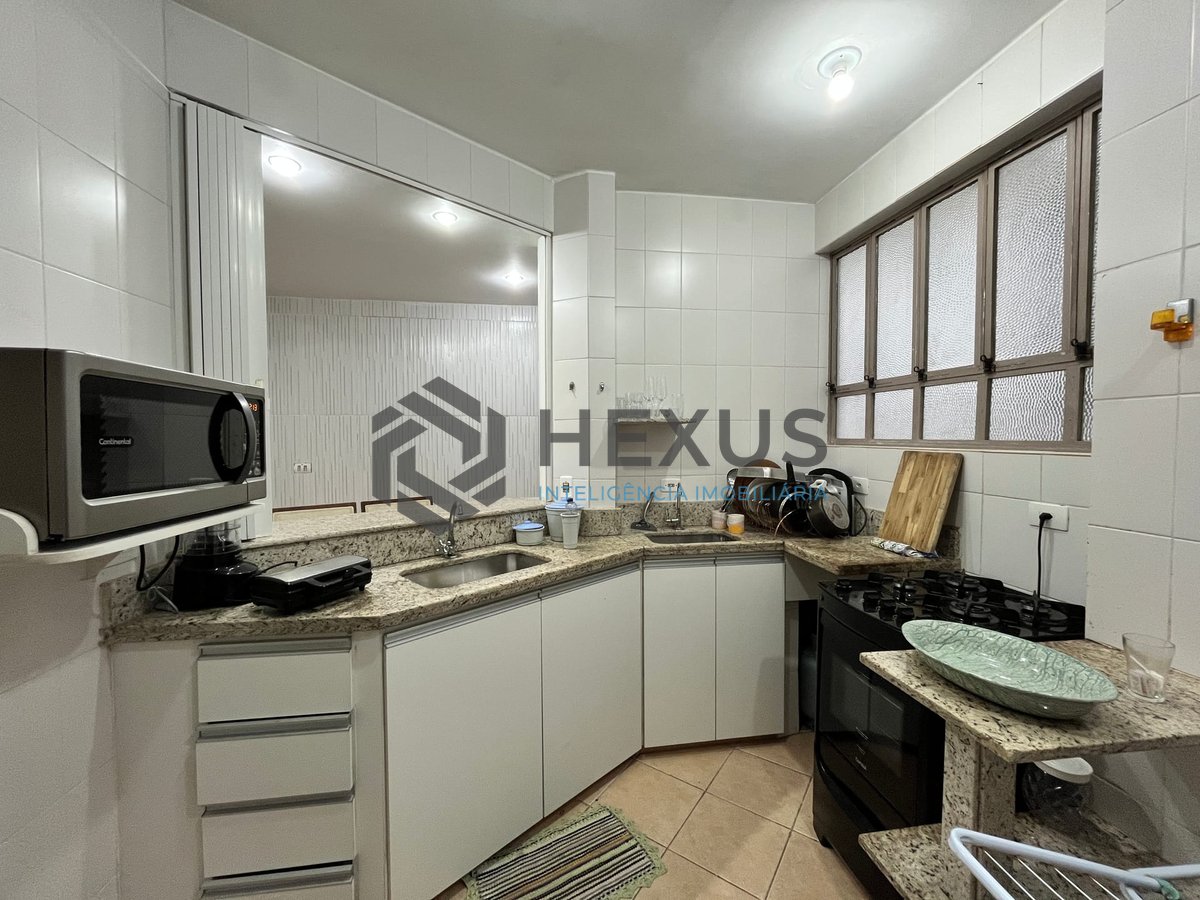 Foto 6 de Apartamento com varanda vista mar na beira mar da Praia das Pitangueiras, Guarujá