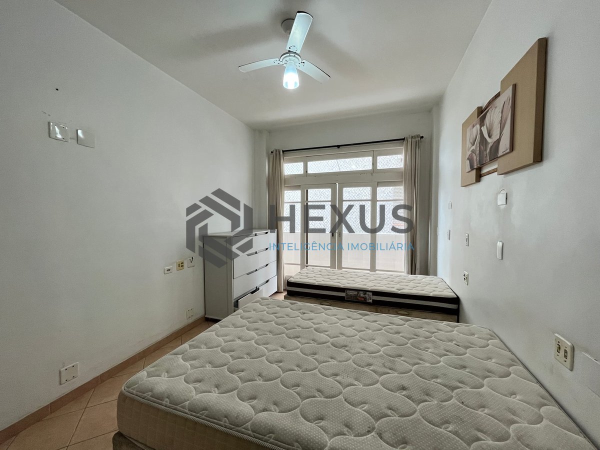 Foto 10 de Apartamento com varanda vista mar na beira mar da Praia das Pitangueiras, Guarujá