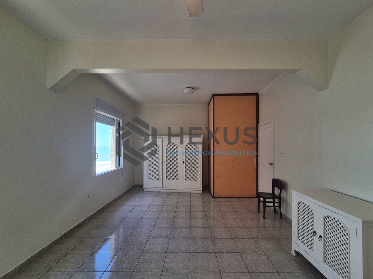 Foto 24 de Apartamento frente mar reformado com varanda e lazer na Praia das Pitangueiras, Guaruja