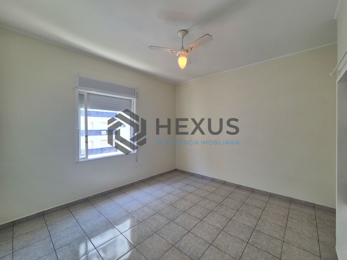 Foto 30 de Apartamento frente mar reformado com varanda e lazer na Praia das Pitangueiras, Guaruja