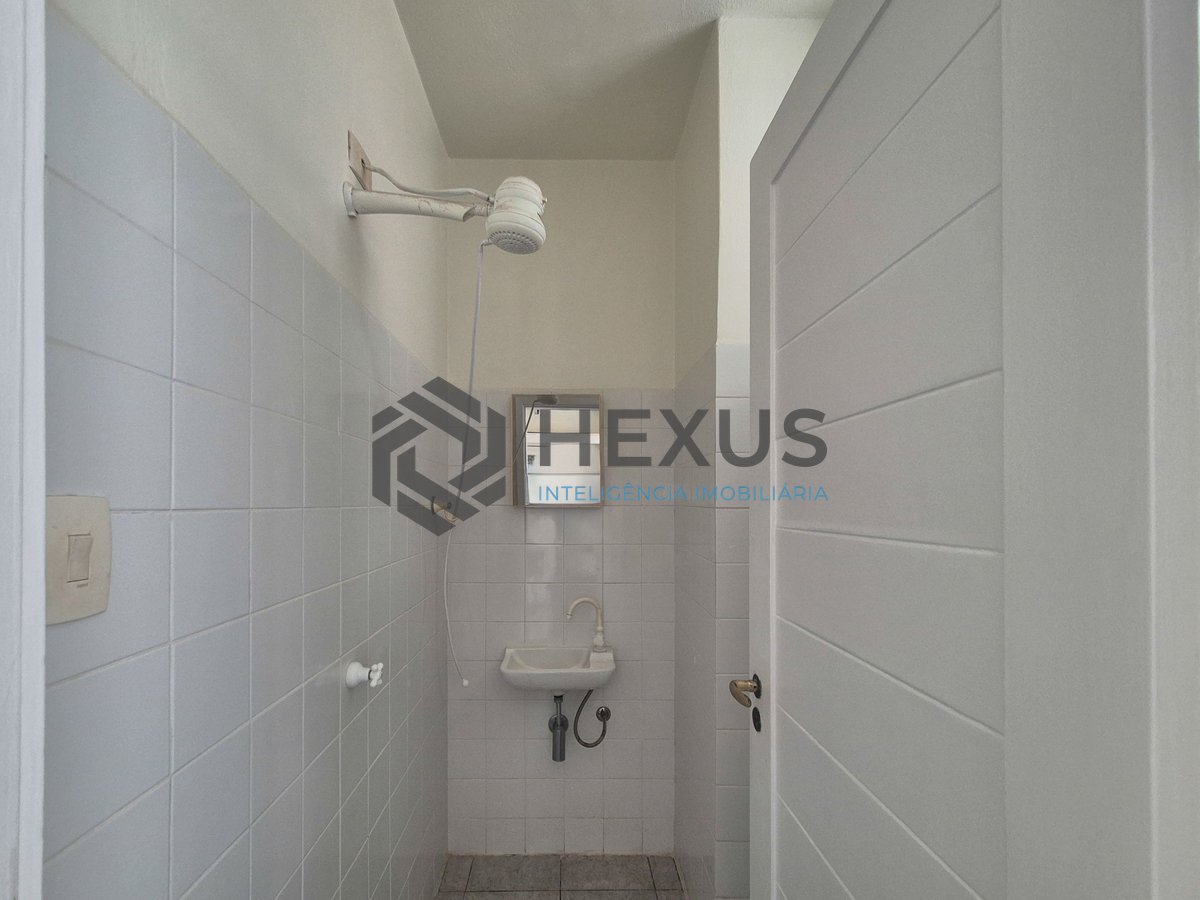 Foto 47 de Apartamento frente mar reformado com varanda e lazer na Praia das Pitangueiras, Guaruja