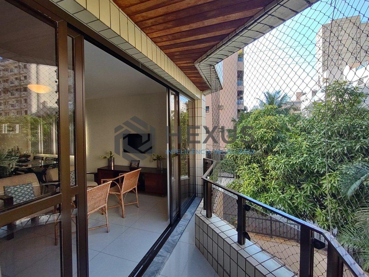 Foto 4 de Apartamento com varanda e lazer na Praia da Enseada, Guaruja