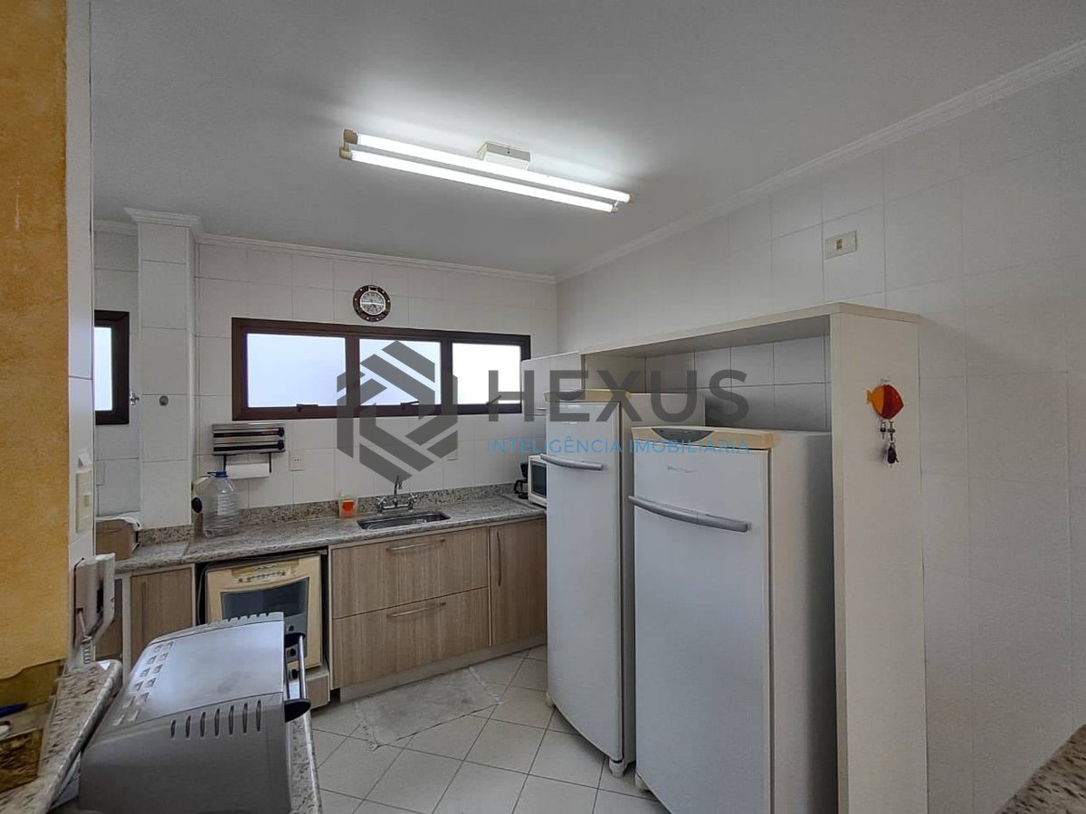 Foto 17 de Apartamento com varanda e lazer na Praia da Enseada, Guaruja