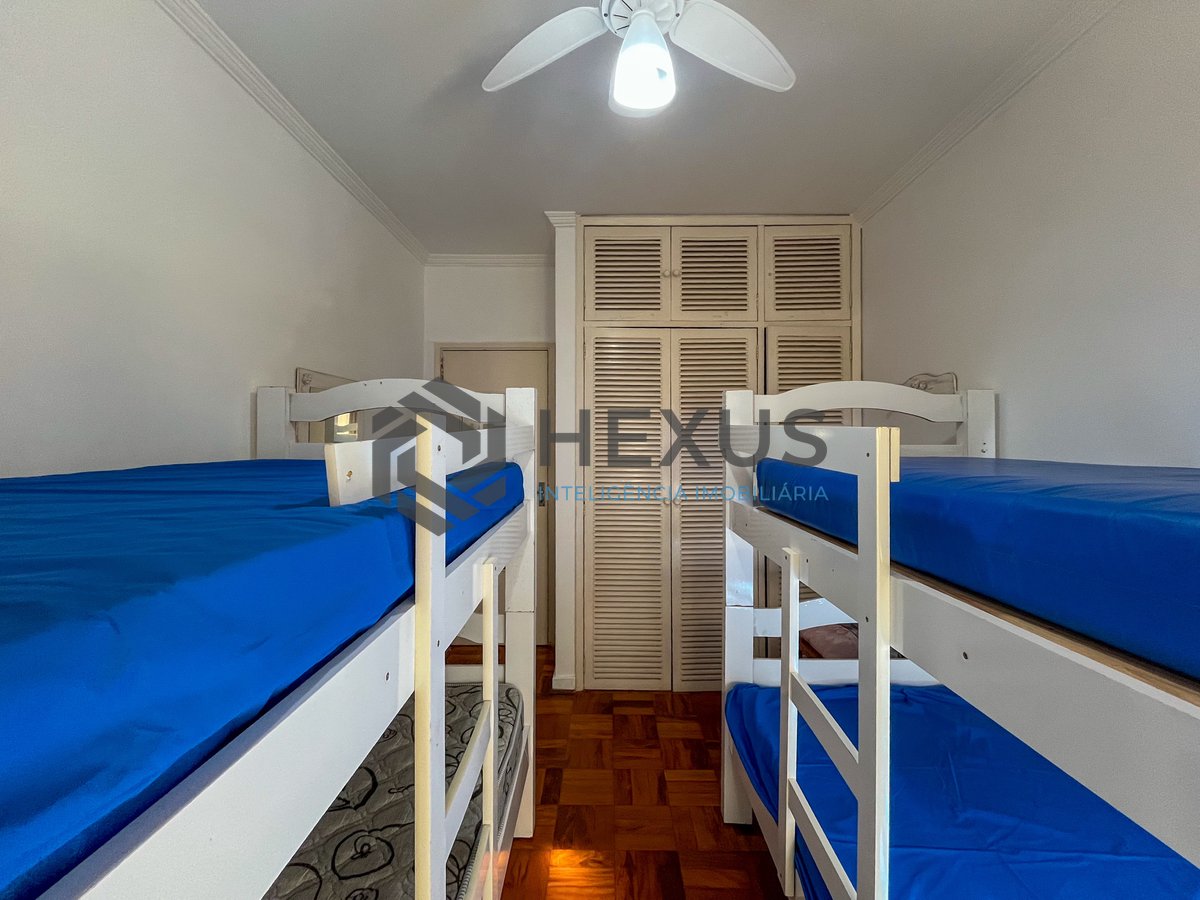 Foto 13 de Apartamento com varanda e vista mar na beira mar da Praia das Pitangueiras, Guaruja