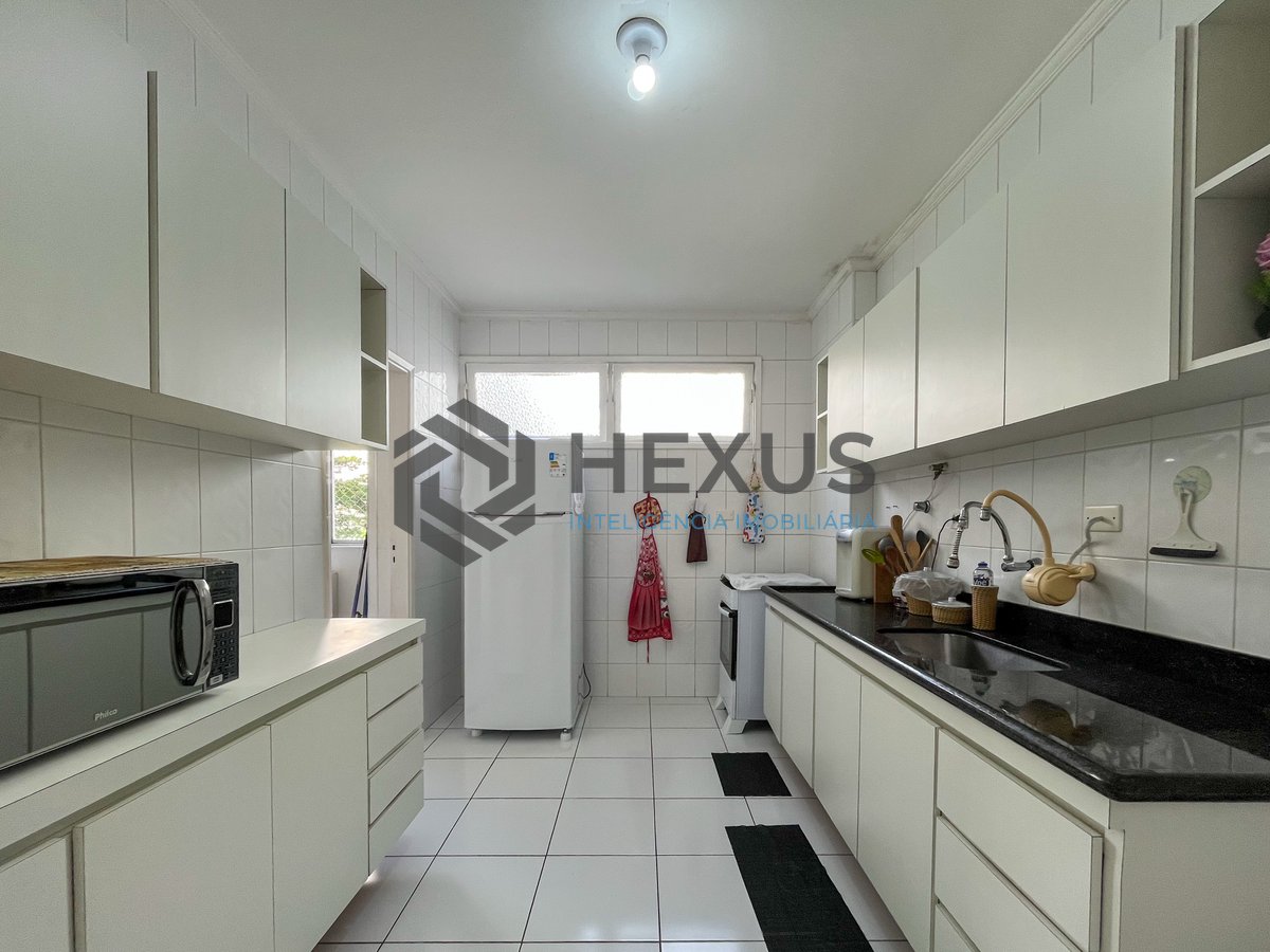 Foto 18 de Apartamento com varanda e vista mar na beira mar da Praia das Pitangueiras, Guaruja