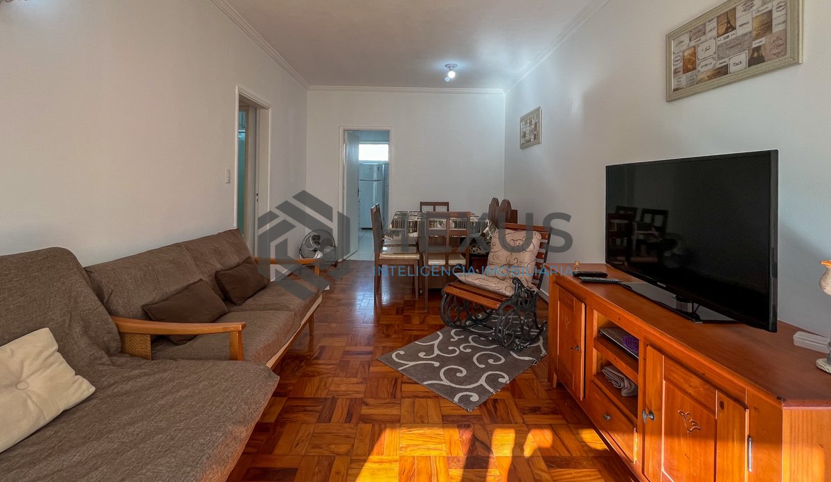 Foto 3 de Apartamento com varanda e vista mar na beira mar da Praia das Pitangueiras, Guaruja