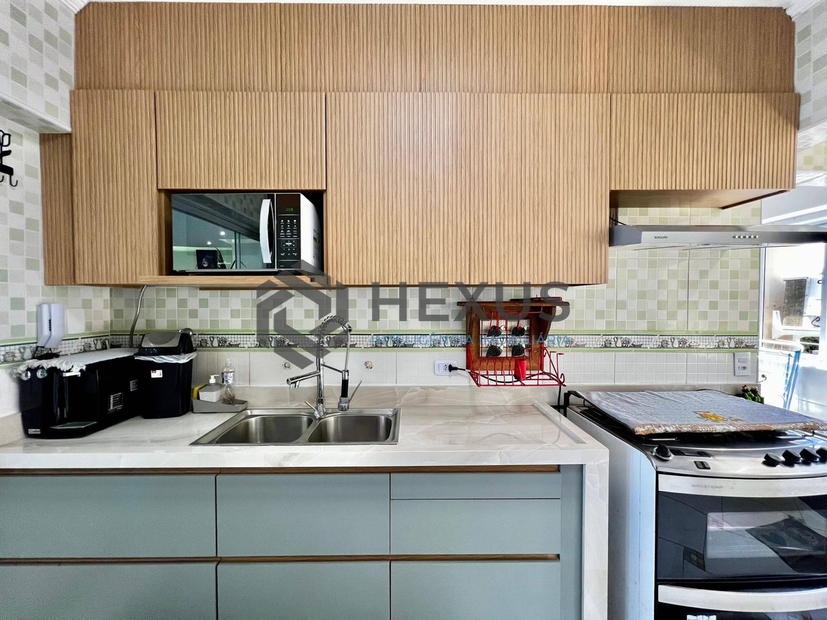 Foto 19 de Apartamento reformado frente mar com varanda gourmet na Praia das Pitangueiras, Guaruja
