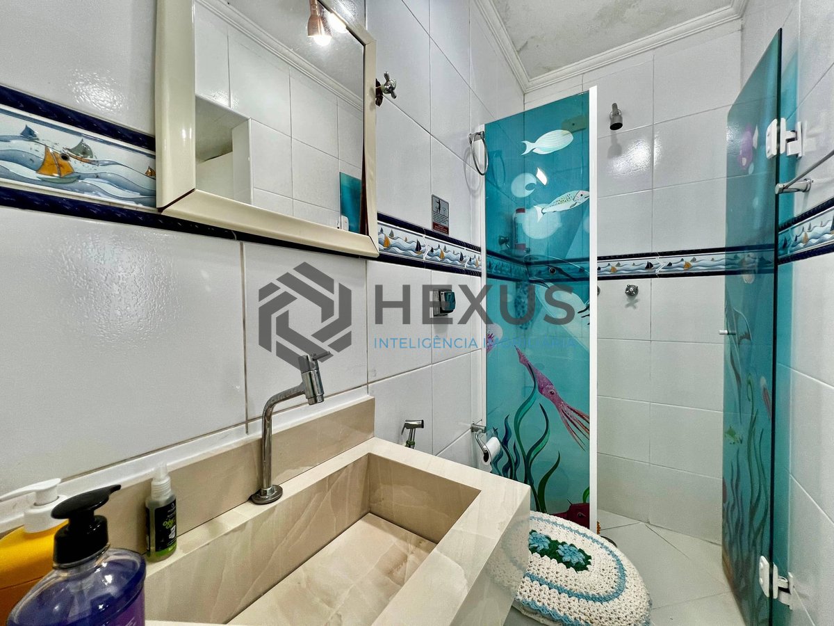 Foto 30 de Apartamento reformado frente mar com varanda gourmet na Praia das Pitangueiras, Guaruja