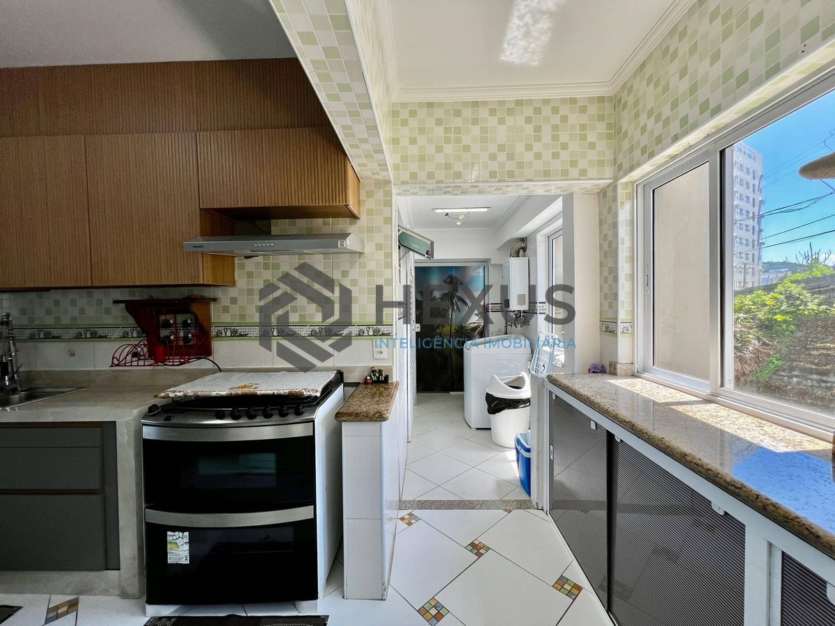 Foto 31 de Apartamento reformado frente mar com varanda gourmet na Praia das Pitangueiras, Guaruja