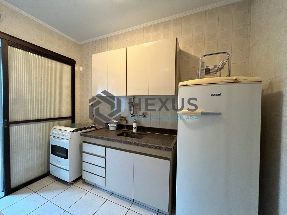 Foto 13 de Apartamento com varanda e lazer na Praia da Enseada, Guaruja