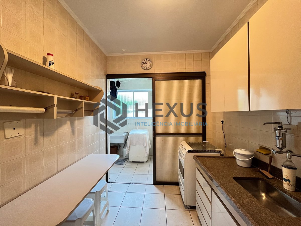 Foto 14 de Apartamento com varanda e lazer na Praia da Enseada, Guaruja