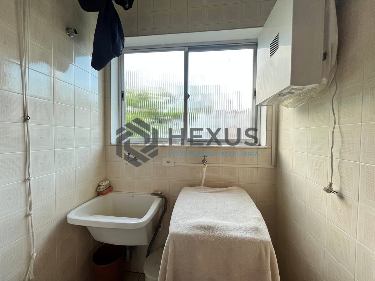Foto 15 de Apartamento com varanda e lazer na Praia da Enseada, Guaruja