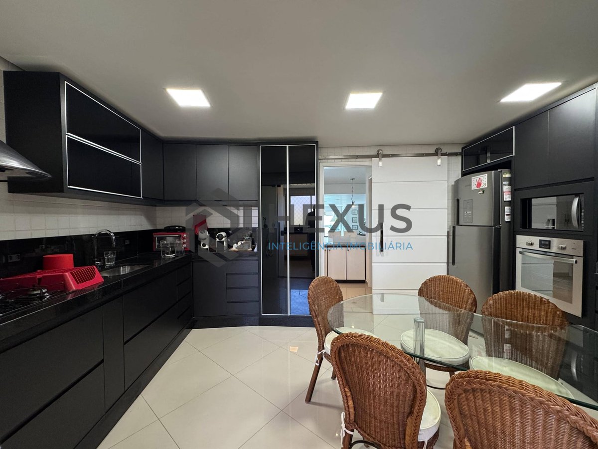 Foto 29 de Apartamento reformado frente mar com varanda gourmet e lazer completo na Praia das Pitangueiras, Guaruja