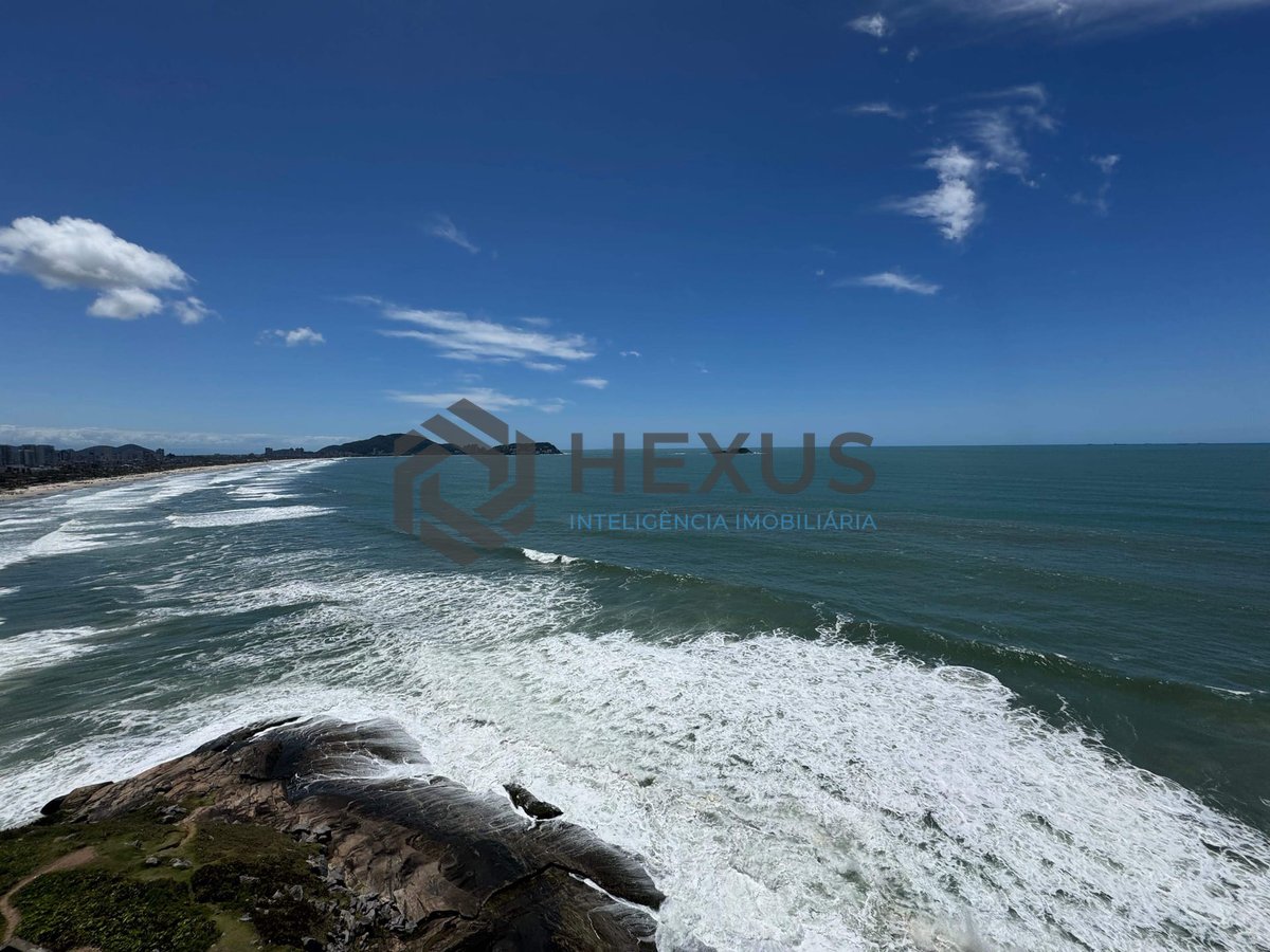 Foto 6 de Apartamento reformado frente mar com varanda gourmet e lazer completo na Praia das Pitangueiras, Guaruja