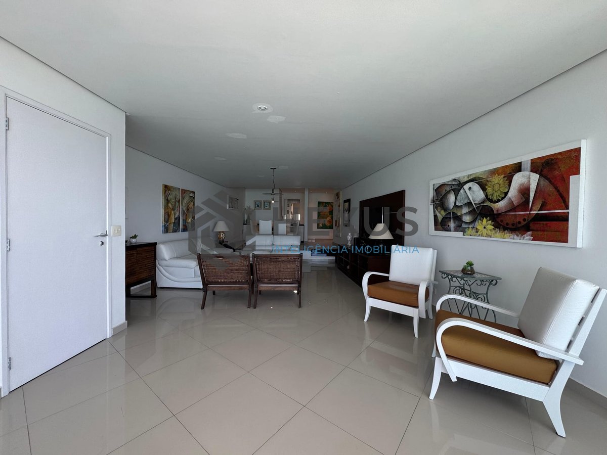 Foto 8 de Apartamento reformado frente mar com varanda gourmet e lazer completo na Praia das Pitangueiras, Guaruja