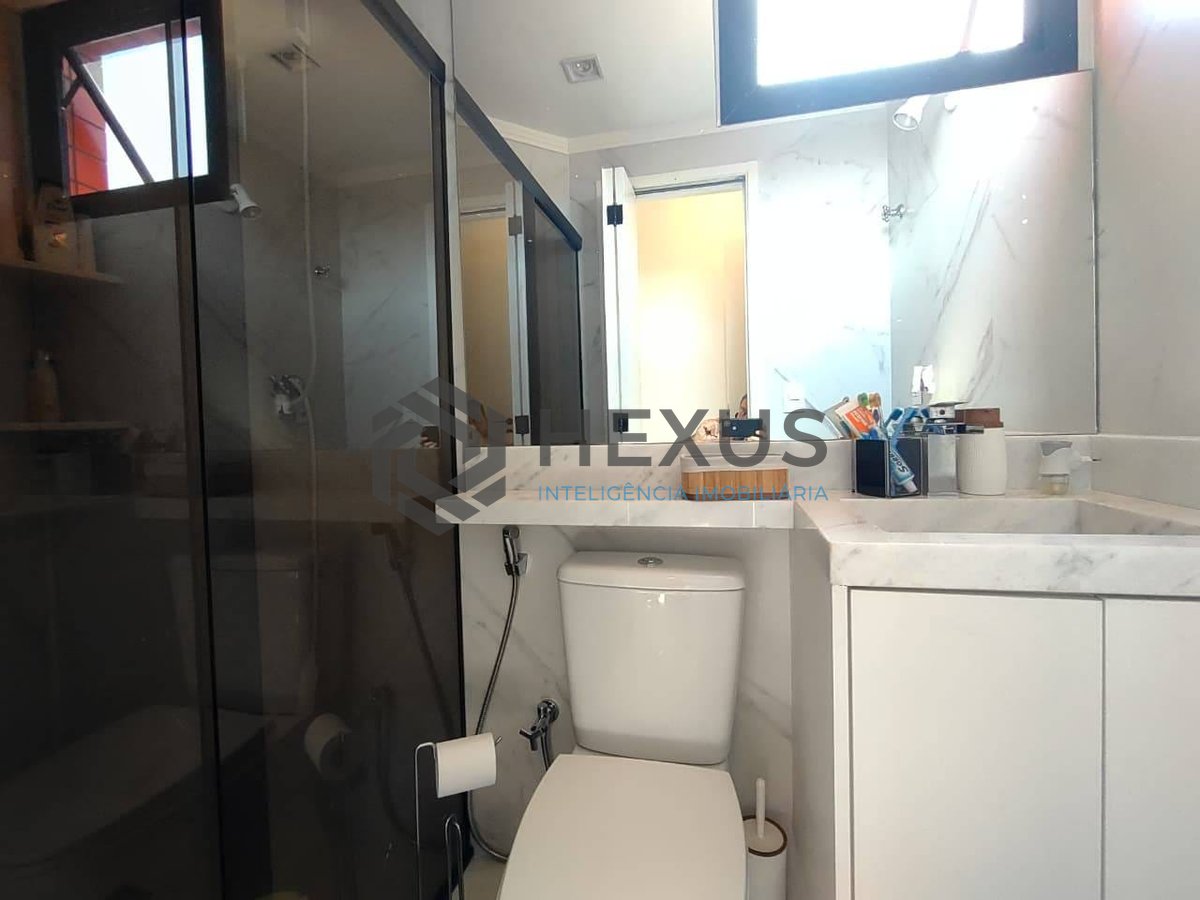 Foto 14 de Apartamento com varanda gourmet e lazer completo na Praia da Enseada, Guaruja